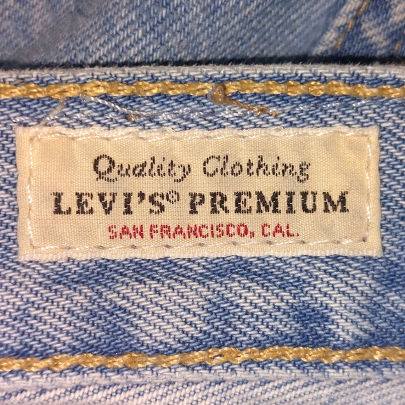 Levi's Premium Women's 501® Original Fit High Rise Cutoff Denim Shorts Light EUC - Picture 11 of 14